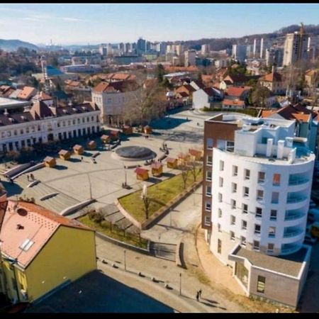 Apartman Viktoria Tuzla Buitenkant foto