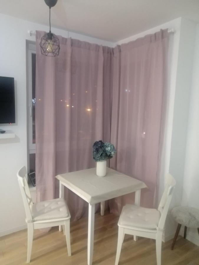 Apartman Viktoria Tuzla Buitenkant foto