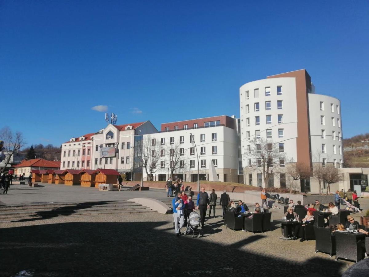 Apartman Viktoria Tuzla Buitenkant foto