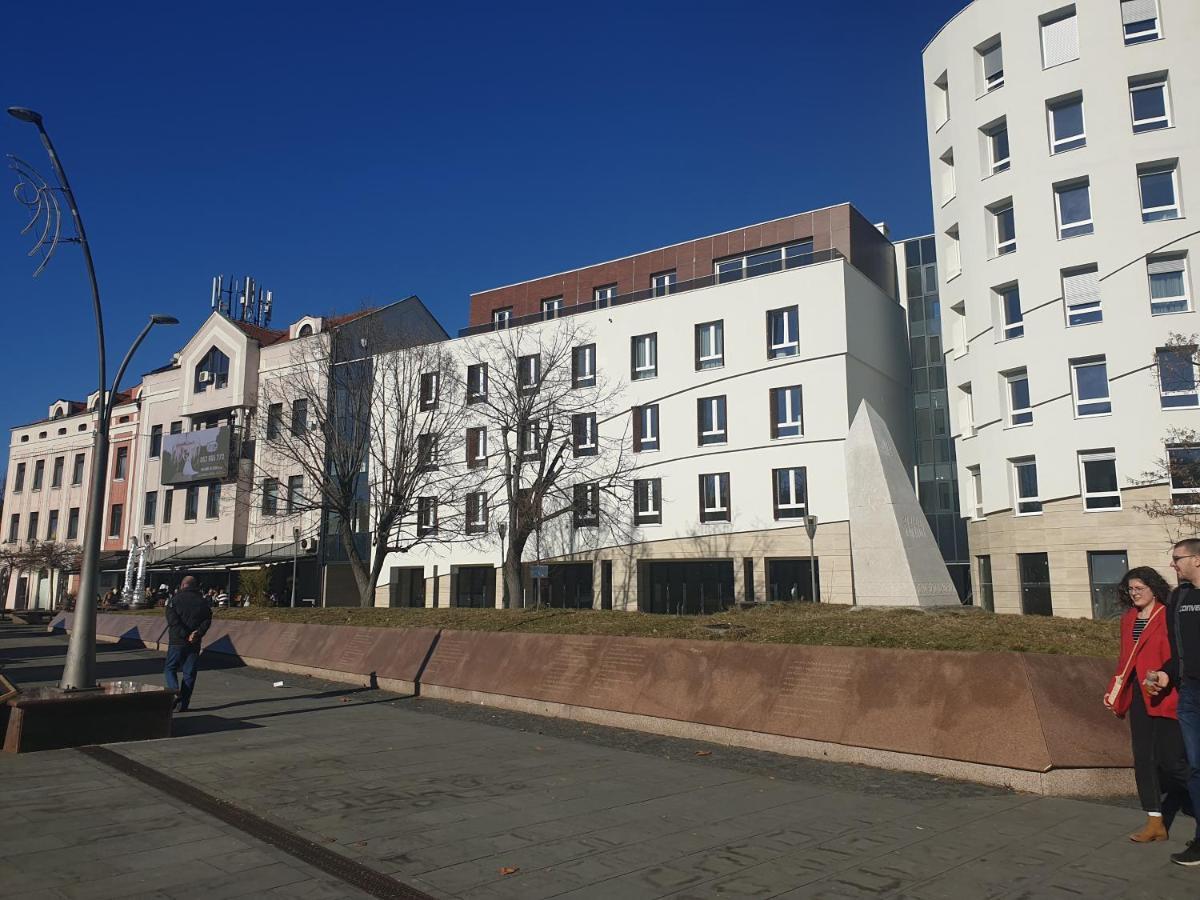 Apartman Viktoria Tuzla Buitenkant foto