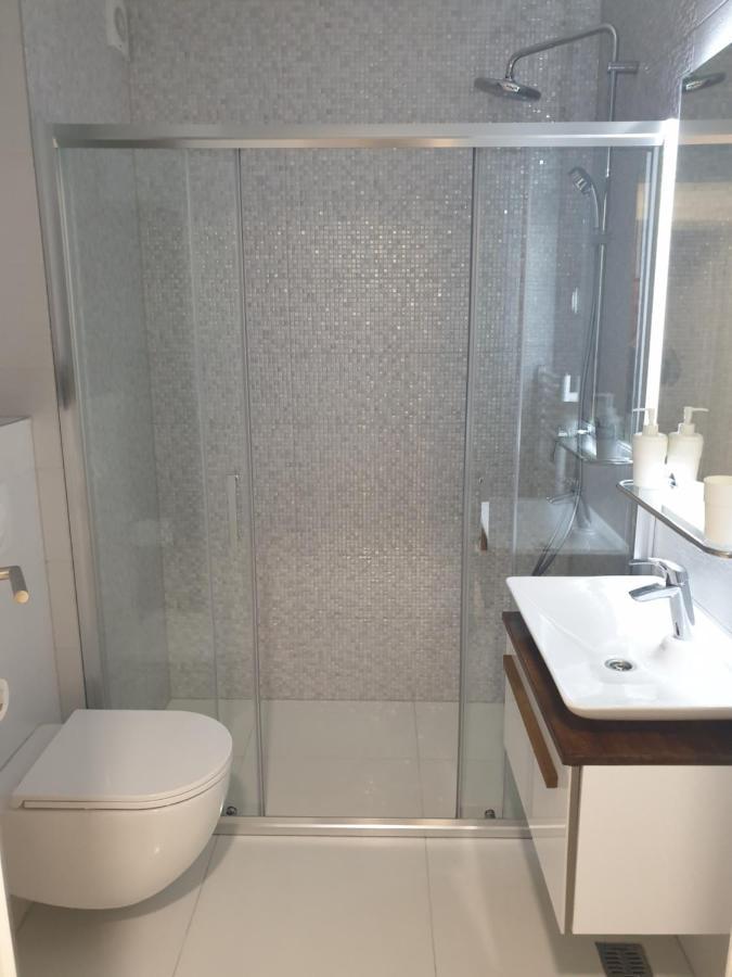 Apartman Viktoria Tuzla Buitenkant foto