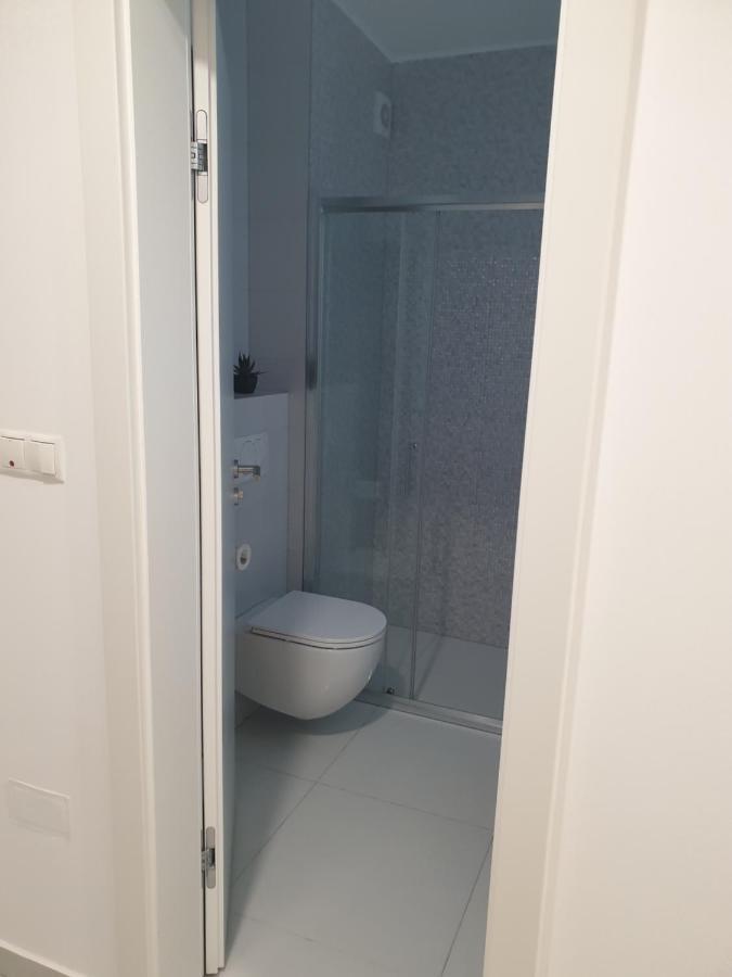 Apartman Viktoria Tuzla Buitenkant foto