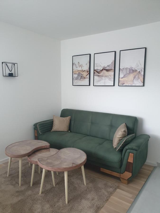 Apartman Viktoria Tuzla Buitenkant foto