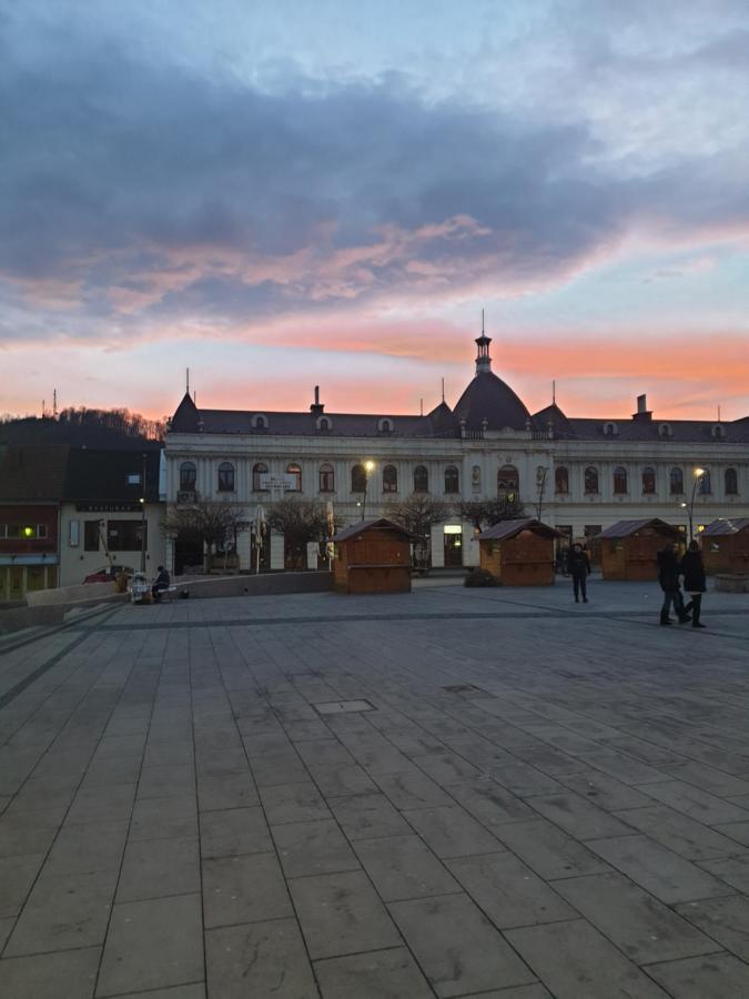 Apartman Viktoria Tuzla Buitenkant foto